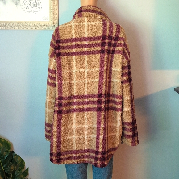 Woman's Plaid Sherpa Shacket with Full Button Closure SZ XL - Picture 9 of 13